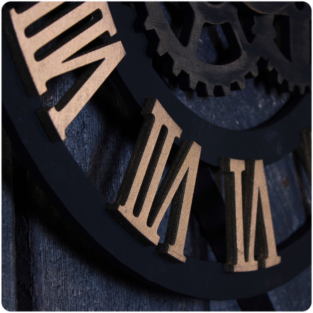 Часы с римскими цифрами в стиле стимпанк